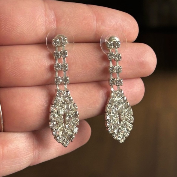 Vintage Rhinestone Dangle Earrings Marquise Silver Tone Glam Earrings - Picture 2 of 7